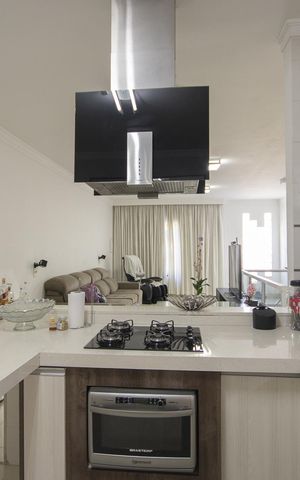 Casa à venda com 188m², 4 quartos e 4 vagas Casa à venda com 188m², 4 quartos e 4 vagasCozinha
