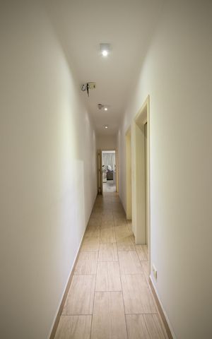 Casa à venda com 188m², 4 quartos e 4 vagas Casa à venda com 188m², 4 quartos e 4 vagasCorredor