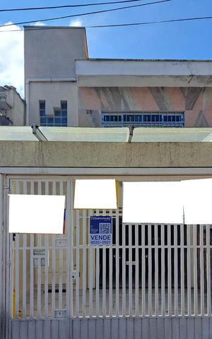 Casa à venda com 188m², 4 quartos e 4 vagas Casa à venda com 188m², 4 quartos e 4 vagasFachada com Plaquinha