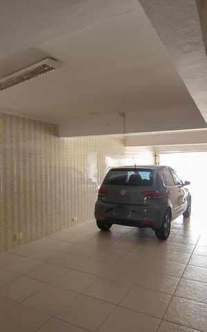 Casa à venda com 188m², 4 quartos e 4 vagas Casa à venda com 188m², 4 quartos e 4 vagasGaragem