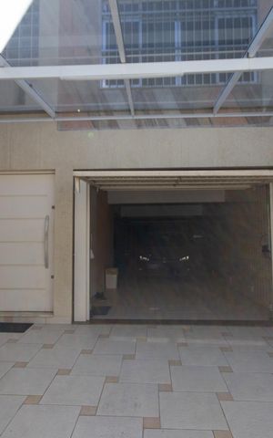 Casa à venda com 188m², 4 quartos e 4 vagas Casa à venda com 188m², 4 quartos e 4 vagasGaragem