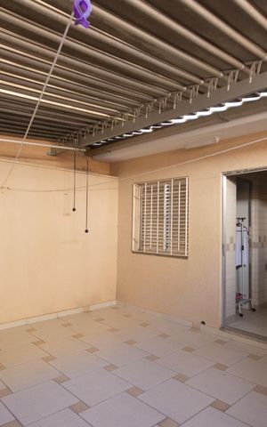 Casa à venda com 188m², 4 quartos e 4 vagas Casa à venda com 188m², 4 quartos e 4 vagasQuintal