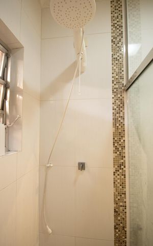 Casa à venda com 188m², 4 quartos e 4 vagas Casa à venda com 188m², 4 quartos e 4 vagasBanheiro 2