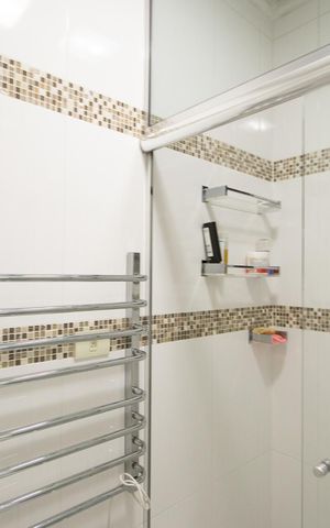 Casa à venda com 188m², 4 quartos e 4 vagas Casa à venda com 188m², 4 quartos e 4 vagasBanheiro da Suite