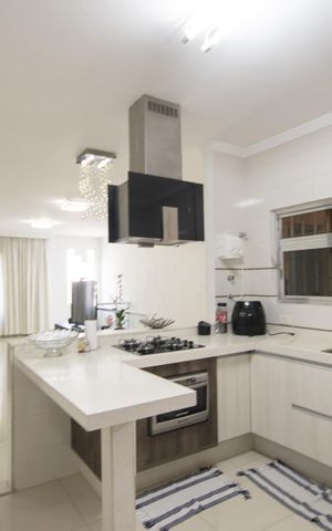 Casa à venda com 188m², 4 quartos e 4 vagas Casa à venda com 188m², 4 quartos e 4 vagasCozinha
