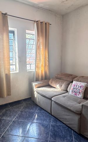 Casa à venda com 270m², 5 quartos e 12 vagas Casa à venda com 270m², 5 quartos e 12 vagasSala