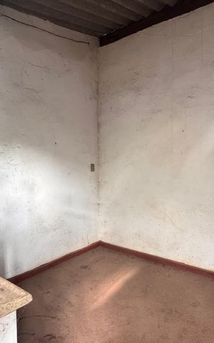 Casa à venda com 270m², 5 quartos e 12 vagas Casa à venda com 270m², 5 quartos e 12 vagasÁrea de Serviço Casa 2