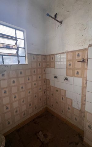 Casa à venda com 270m², 5 quartos e 12 vagas Casa à venda com 270m², 5 quartos e 12 vagasBanheiro Casa 2