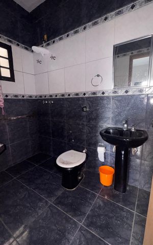 Casa à venda com 270m², 5 quartos e 12 vagas Casa à venda com 270m², 5 quartos e 12 vagasBanheiro da Suíte Casa 1