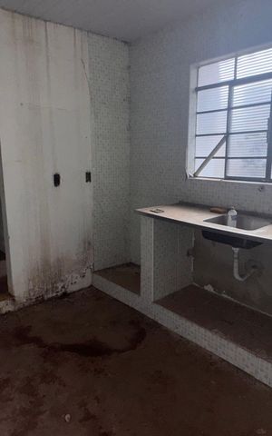Casa à venda com 270m², 5 quartos e 12 vagas Casa à venda com 270m², 5 quartos e 12 vagasCozinha Casa 2