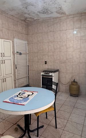 Casa à venda com 270m², 5 quartos e 12 vagas Casa à venda com 270m², 5 quartos e 12 vagasCozinha Casa 1