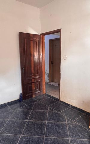 Casa à venda com 270m², 5 quartos e 12 vagas Casa à venda com 270m², 5 quartos e 12 vagasSala
