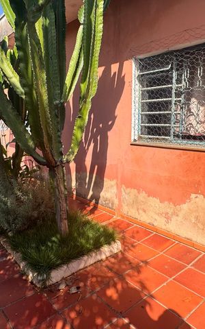Casa à venda com 270m², 5 quartos e 12 vagas Casa à venda com 270m², 5 quartos e 12 vagasQuintal Frente Casa 1