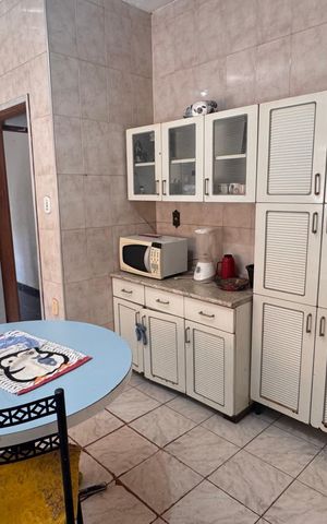 Casa à venda com 270m², 5 quartos e 12 vagas Casa à venda com 270m², 5 quartos e 12 vagasCozinha Casa 1