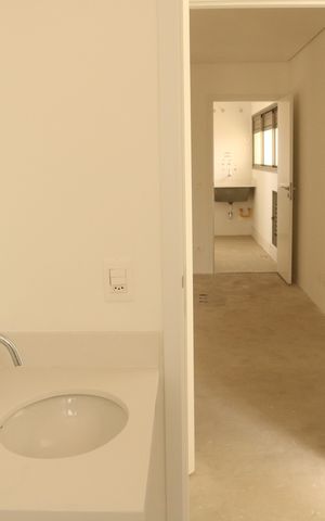 Apartamento à venda com 222m², 3 quartos e 5 vagasBanheiro da Suíte 2