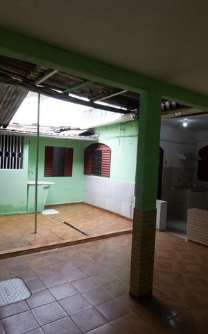 Casa à venda com 198m², 5 quartos e 4 vagasQuintal
