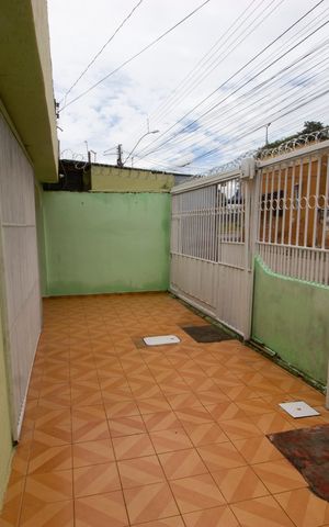 Casa à venda com 198m², 5 quartos e 4 vagasQuintal