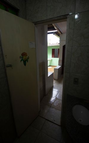 Casa à venda com 198m², 5 quartos e 4 vagasBanheiro social
