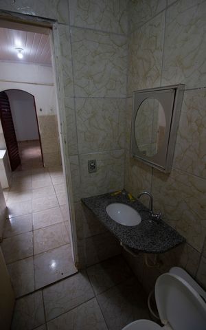 Casa à venda com 198m², 5 quartos e 4 vagasBanheiro social