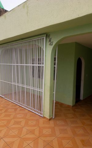 Casa à venda com 198m², 5 quartos e 4 vagasQuintal