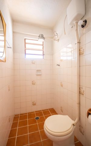 Casa à venda com 180m², 2 quartos e 3 vagas Casa à venda com 180m², 2 quartos e 3 vagasBanheiro de serviço