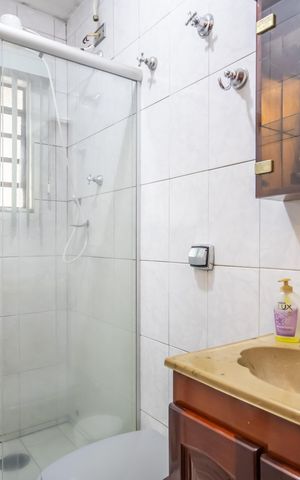 Casa à venda com 180m², 2 quartos e 3 vagas Casa à venda com 180m², 2 quartos e 3 vagasBanheiro