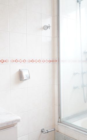 Apartamento à venda com 83m², 3 quartos e 2 vagasBanheiro da Suíte