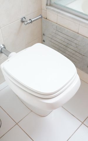 Apartamento à venda com 83m², 3 quartos e 2 vagasBanheiro da Suíte