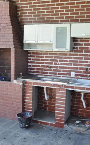 Casa à venda com 55m², 4 quartos e sem vagaÁrea Externa