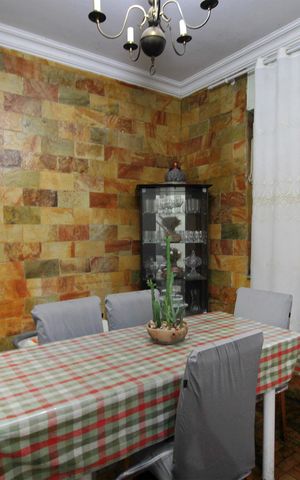 Casa à venda com 160m², 4 quartos e 1 vagaSala