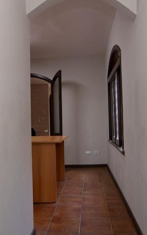 Casa para alugar com 580m², 9 quartos e 6 vagas Casa para alugar com 580m², 9 quartos e 6 vagasCorredor