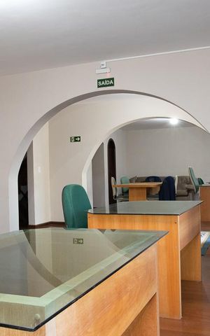 Casa para alugar com 580m², 9 quartos e 6 vagas Casa para alugar com 580m², 9 quartos e 6 vagasSala