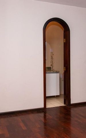 Casa para alugar com 580m², 9 quartos e 6 vagas Casa para alugar com 580m², 9 quartos e 6 vagasQuarto 5 - Suíte
