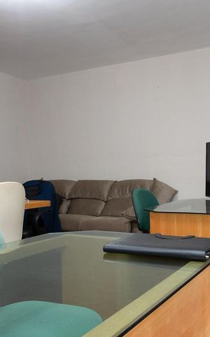 Casa para alugar com 580m², 9 quartos e 6 vagas Casa para alugar com 580m², 9 quartos e 6 vagasSala 1
