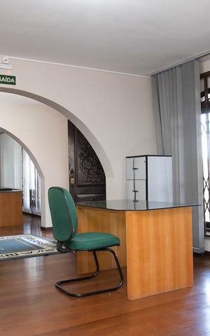 Casa para alugar com 580m², 9 quartos e 6 vagas Casa para alugar com 580m², 9 quartos e 6 vagasSala
