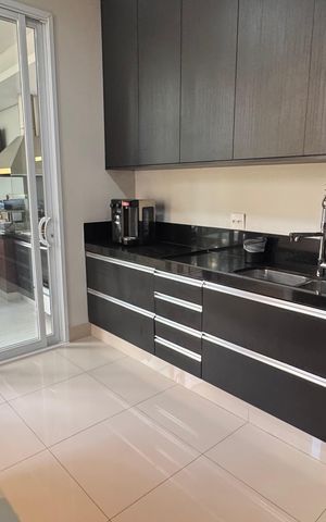 Casa à venda com 317m², 3 quartos e 4 vagas Casa à venda com 317m², 3 quartos e 4 vagasCozinha