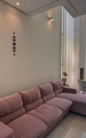 Casa à venda com 317m², 3 quartos e 4 vagas Casa à venda com 317m², 3 quartos e 4 vagasSala