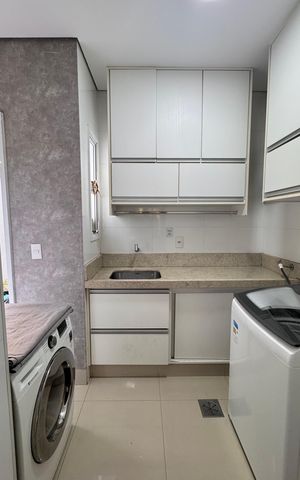 Casa à venda com 317m², 3 quartos e 4 vagas Casa à venda com 317m², 3 quartos e 4 vagasÁrea de Serviço