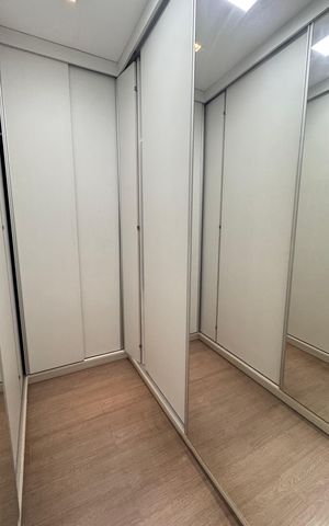 Casa à venda com 317m², 3 quartos e 4 vagas Casa à venda com 317m², 3 quartos e 4 vagasCloset da suíte 3