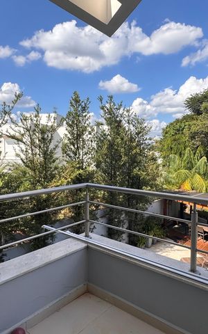Casa à venda com 317m², 3 quartos e 4 vagas Casa à venda com 317m², 3 quartos e 4 vagasSacada Suíte 3