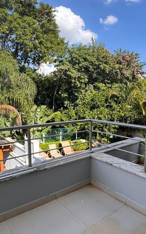 Casa à venda com 317m², 3 quartos e 4 vagas Casa à venda com 317m², 3 quartos e 4 vagasSacada Suíte 3