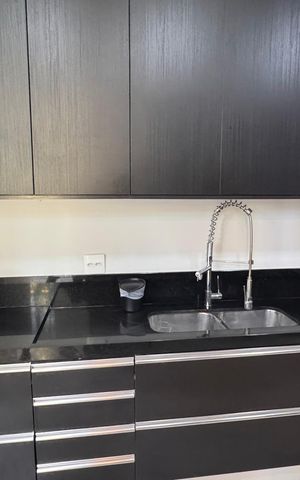 Casa à venda com 317m², 3 quartos e 4 vagas Casa à venda com 317m², 3 quartos e 4 vagasCozinha - Armários