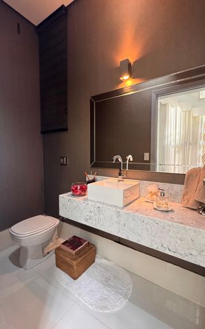 Casa à venda com 317m², 3 quartos e 4 vagas Casa à venda com 317m², 3 quartos e 4 vagasLavabo