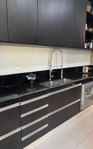 Casa à venda com 317m², 3 quartos e 4 vagas Casa à venda com 317m², 3 quartos e 4 vagasCozinha