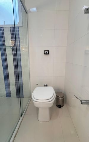 Casa à venda com 317m², 3 quartos e 4 vagas Casa à venda com 317m², 3 quartos e 4 vagasBanheiro da Suíte 1
