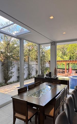 Casa à venda com 317m², 3 quartos e 4 vagas Casa à venda com 317m², 3 quartos e 4 vagasÁrea gourmet