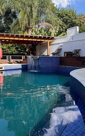 Casa à venda com 317m², 3 quartos e 4 vagas Casa à venda com 317m², 3 quartos e 4 vagasPiscina