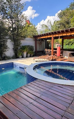 Casa à venda com 317m², 3 quartos e 4 vagas Casa à venda com 317m², 3 quartos e 4 vagasPiscina