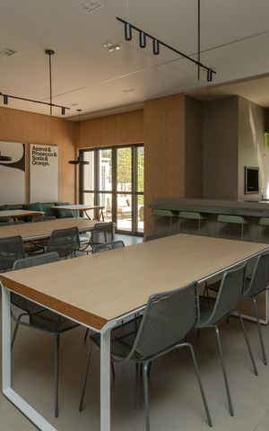Apartamento à venda com 93m², 2 quartos e 2 vagas Apartamento à venda com 93m², 2 quartos e 2 vagasÁrea comum - Salão de festas 3