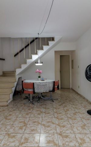 Casa à venda com 144m², 3 quartos e 1 vaga Casa à venda com 144m², 3 quartos e 1 vagaSala